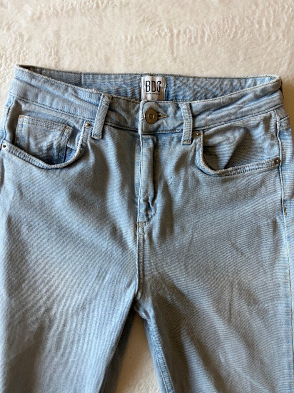 BDG Urban Outfitters Jeans Womens 28 Light Wash Kick Flare Raw Hem Stretch Denim